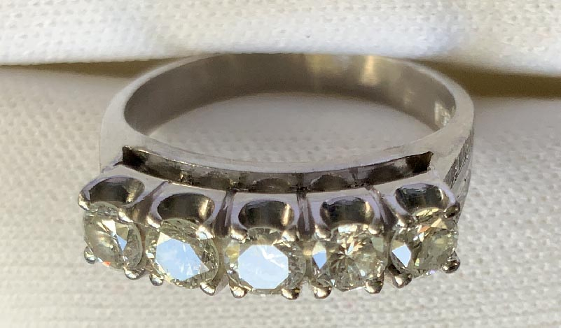18ct White Gold and Diamond ring valued $4385